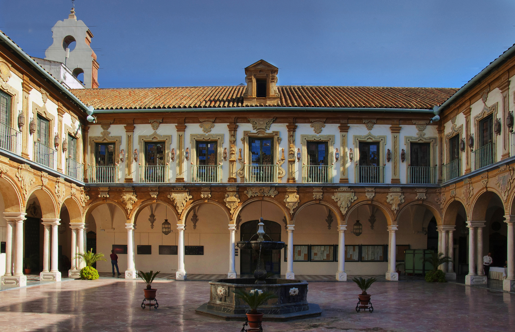 CLAUSTRO DEL PALACIO DE LA MERCED DE CÓRDOBA