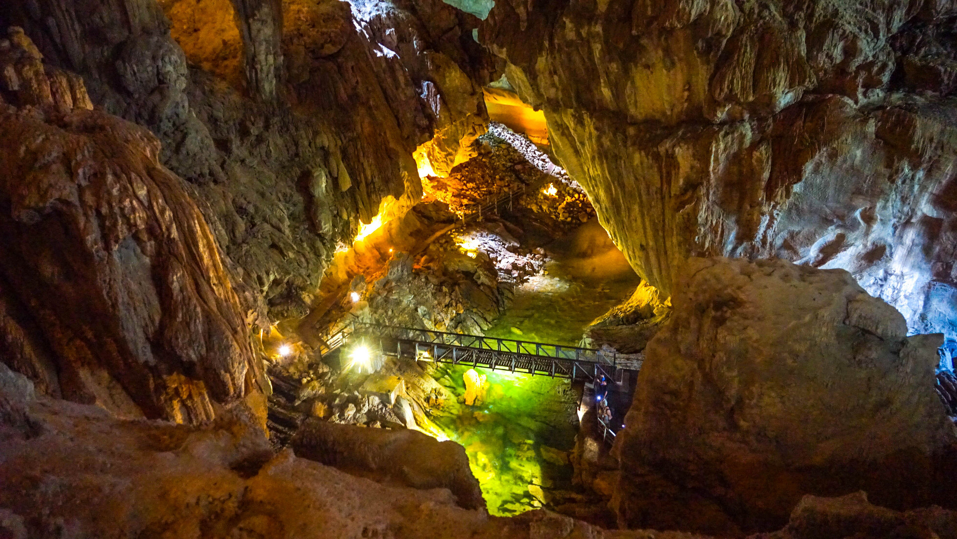 Clearwater cave Borneo