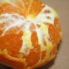 Clementine halb geschält