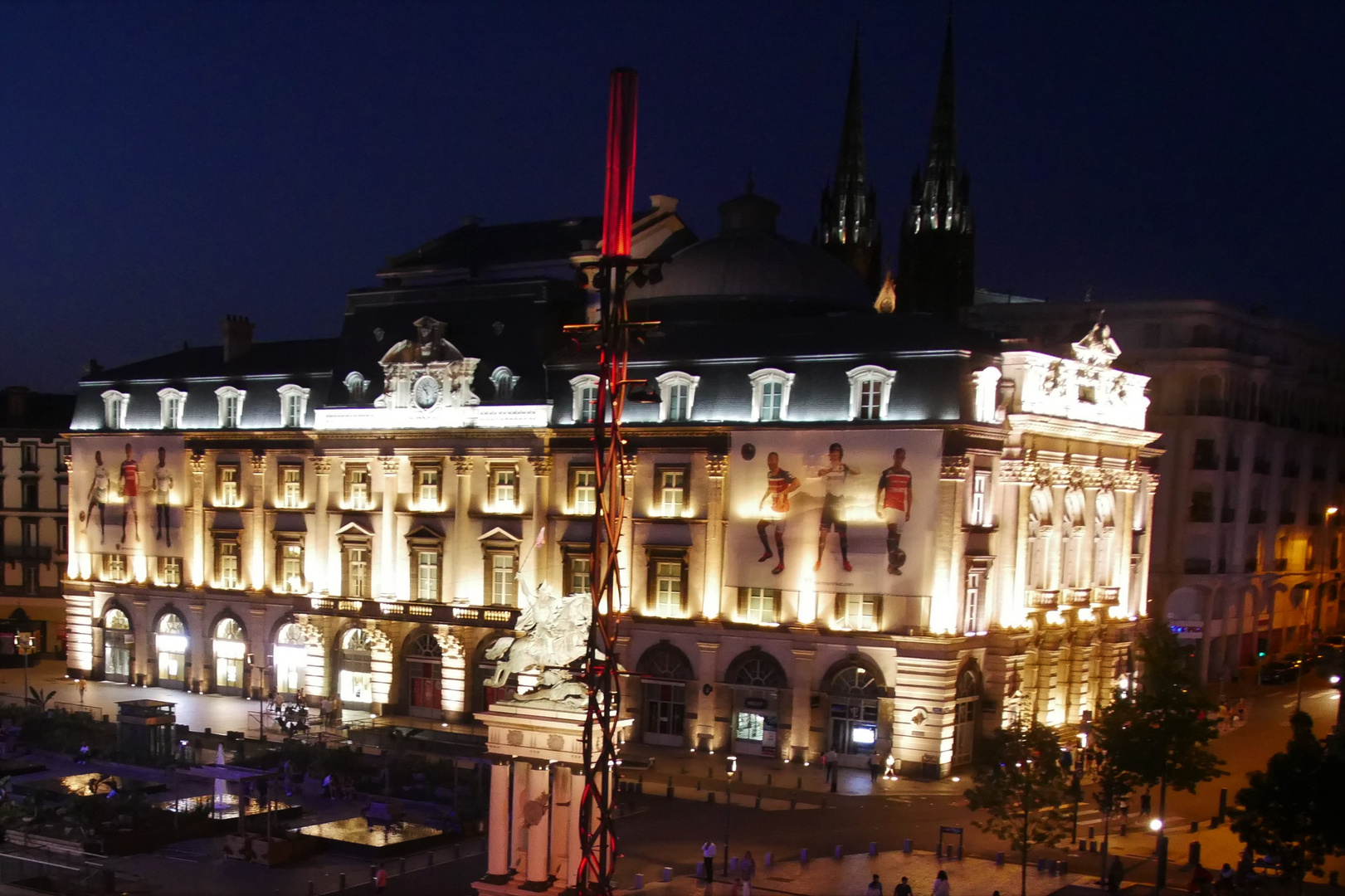 Clermont-Ferrand by night