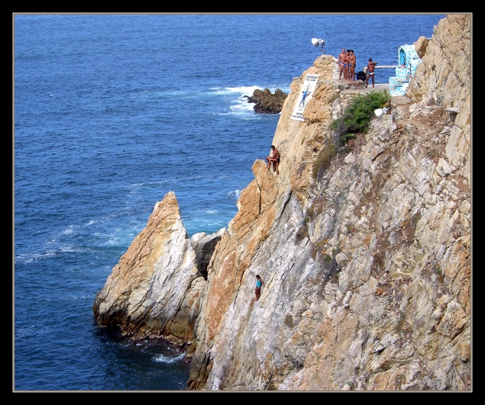 ~ Cliff Divers ~ I   Acapulco