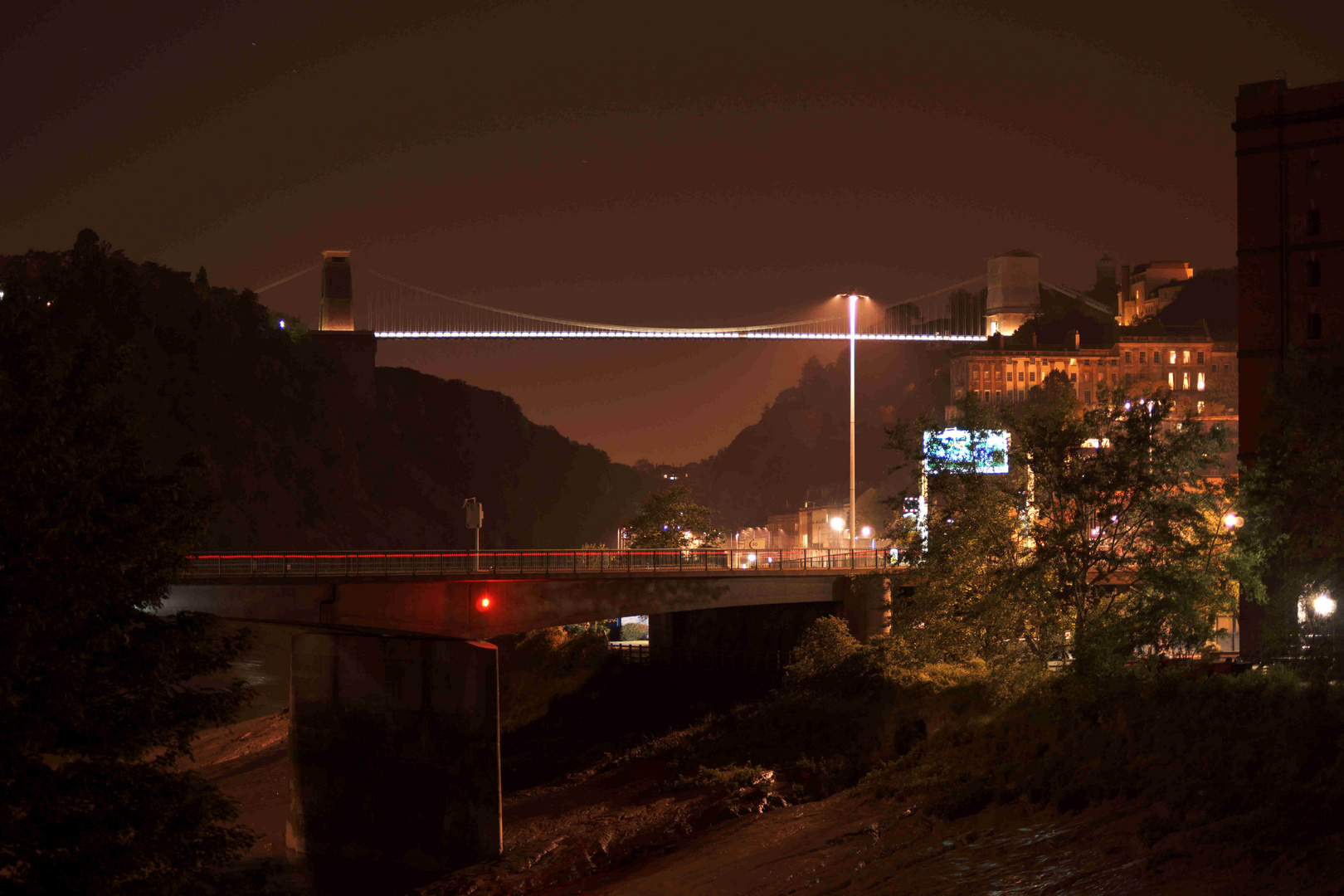 Clifton Suspension Bridge bei Nacht