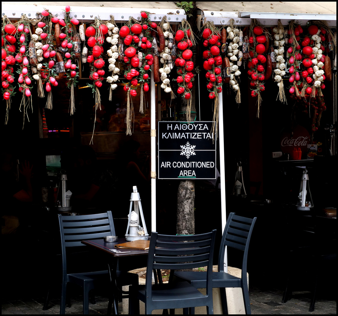 climate for tourists with tomatoes