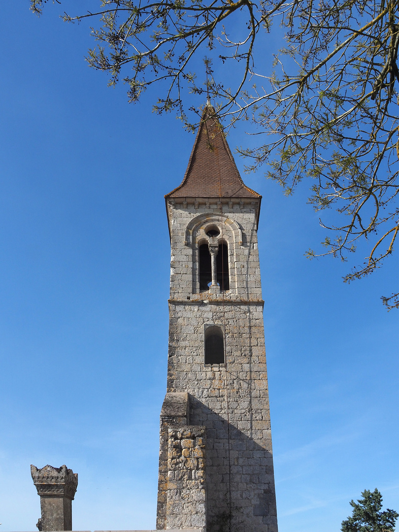 Clocher de l’Eglise Saint-Vincent de la Montjoie…