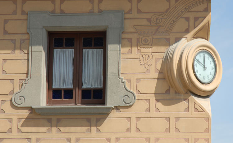 clock & window