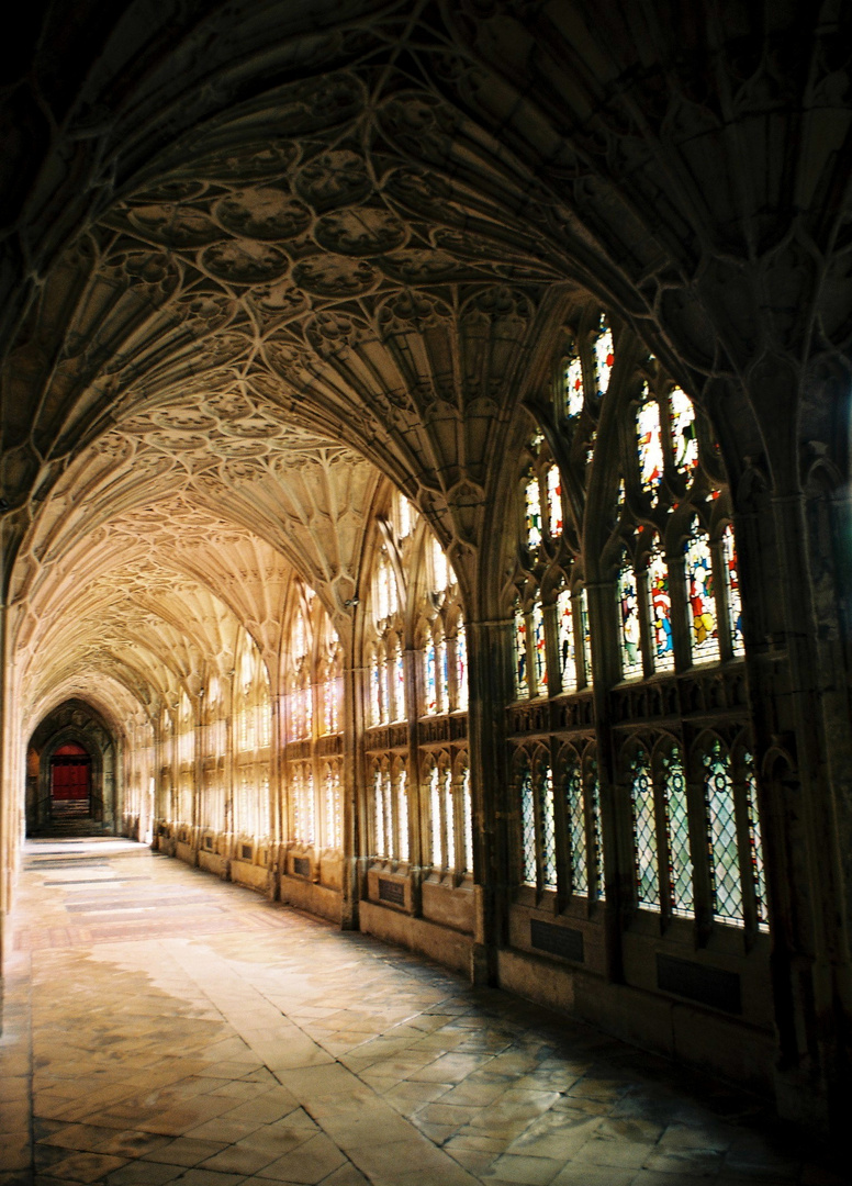 Cloister, Gloucester