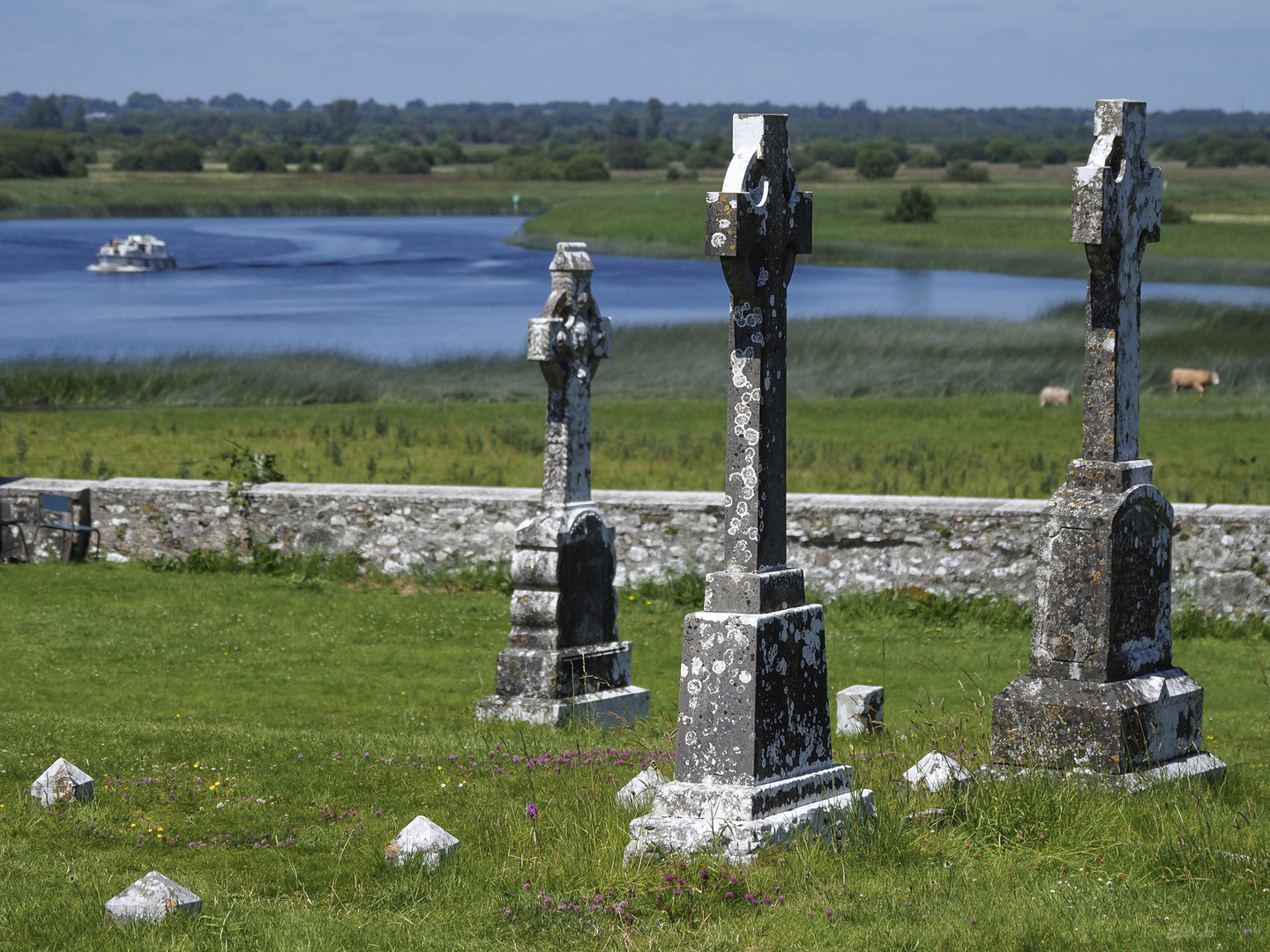 Clonmacnoise, die 3 Kreuze