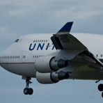 Close up United Airlines Boeing 747-422...