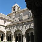 Cloître de l'abbaye de Sénanque