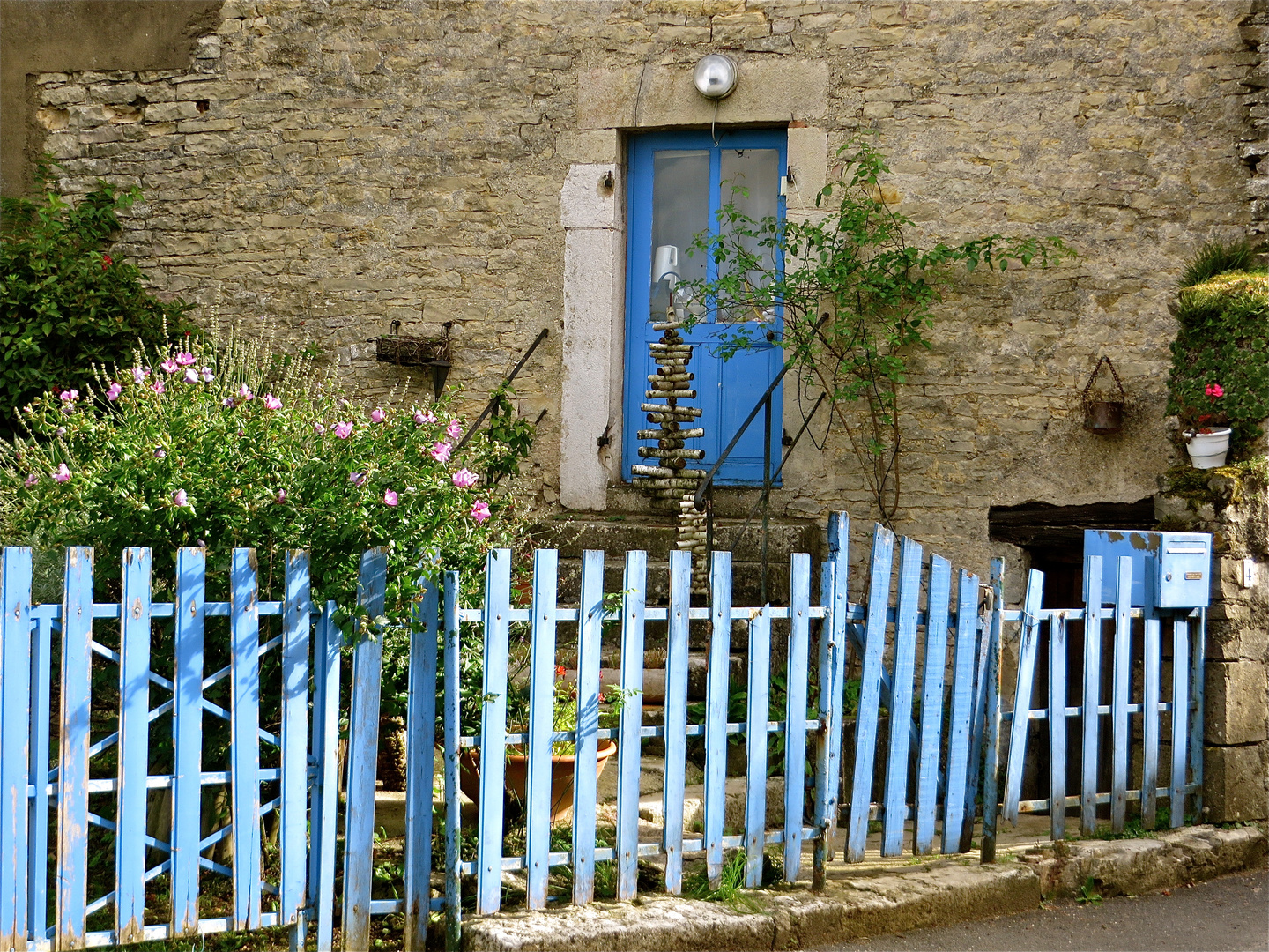 ... Clôture en bleu !!!...