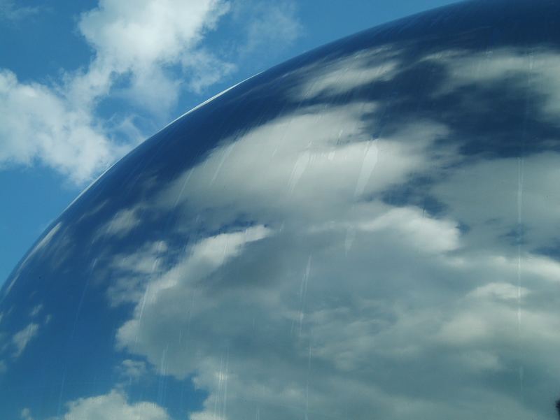 Cloud gate kurz nach einem Regenguss