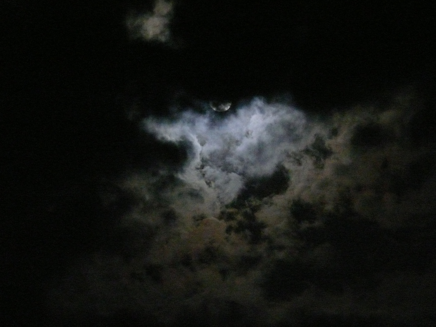 cloudly moon