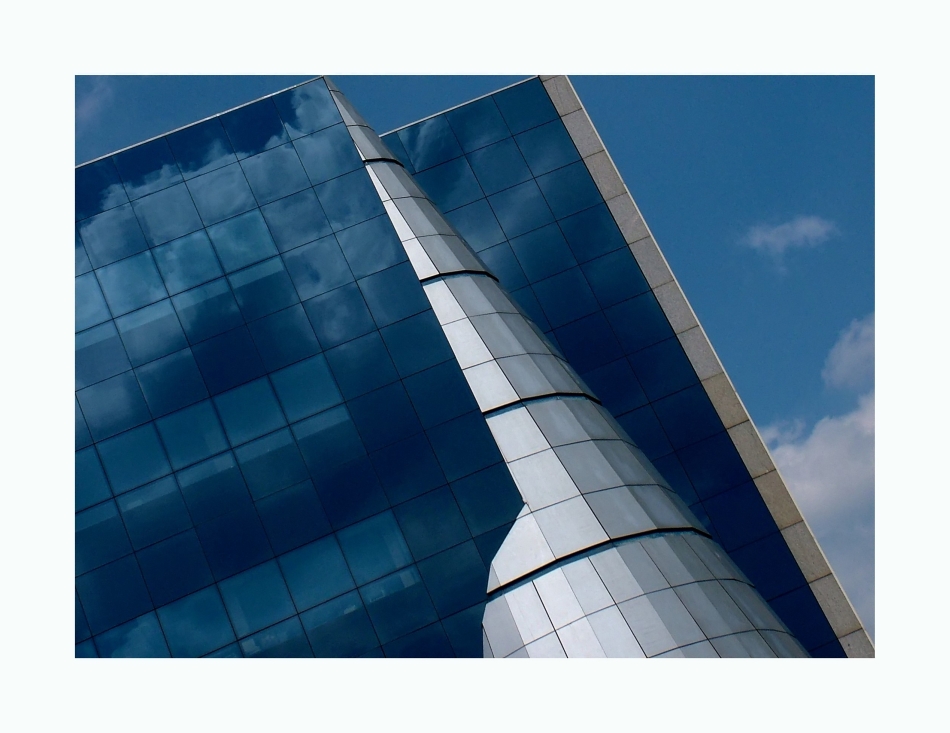 clouds (Duna Plaza - Budapest, Hungary)