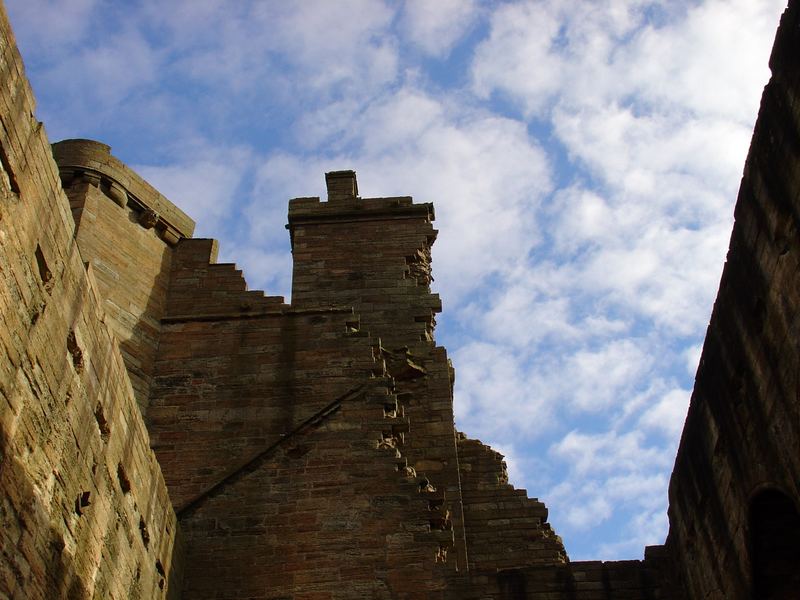 Clouds - Linlithgow Palace