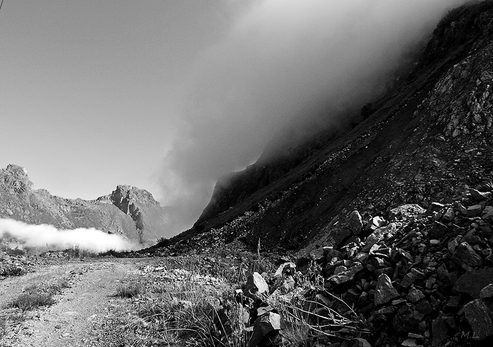 clouds on the run