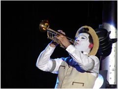 clown & trumpet