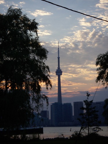 CN Tower in Toronto am Abend