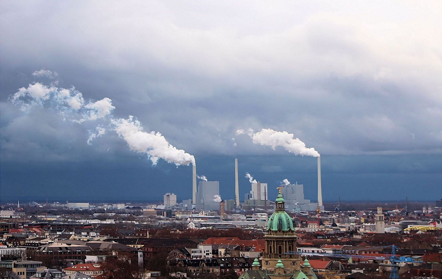 CO 2- Ausstoß in den Himmel 