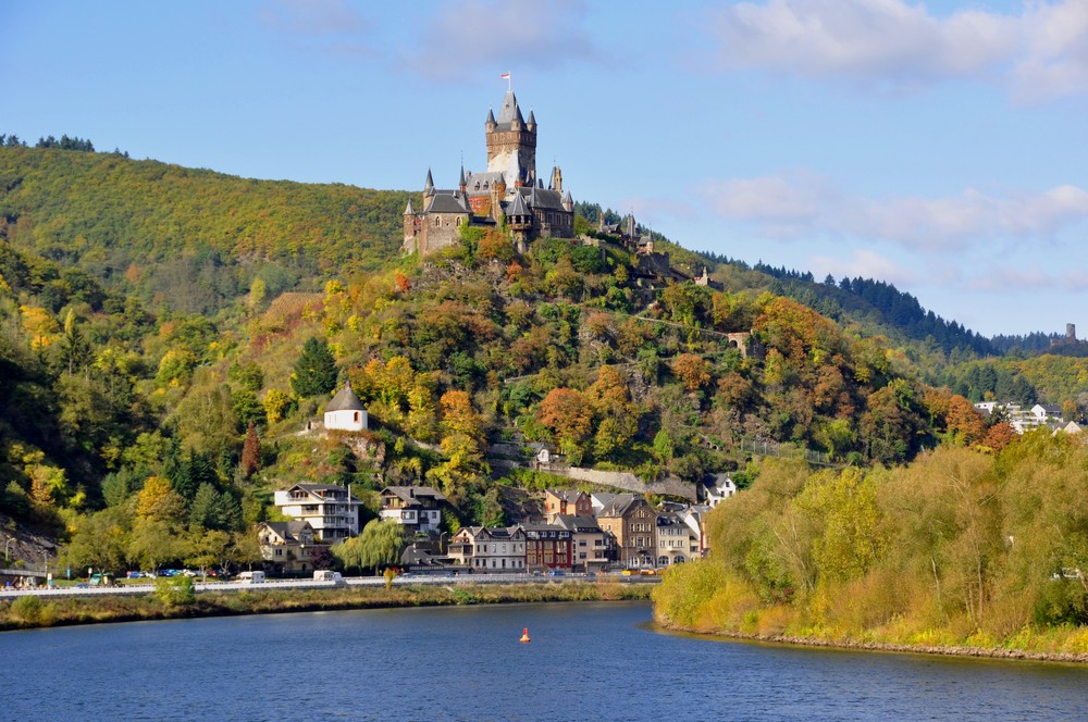 Cochem mit Burg im Herbst