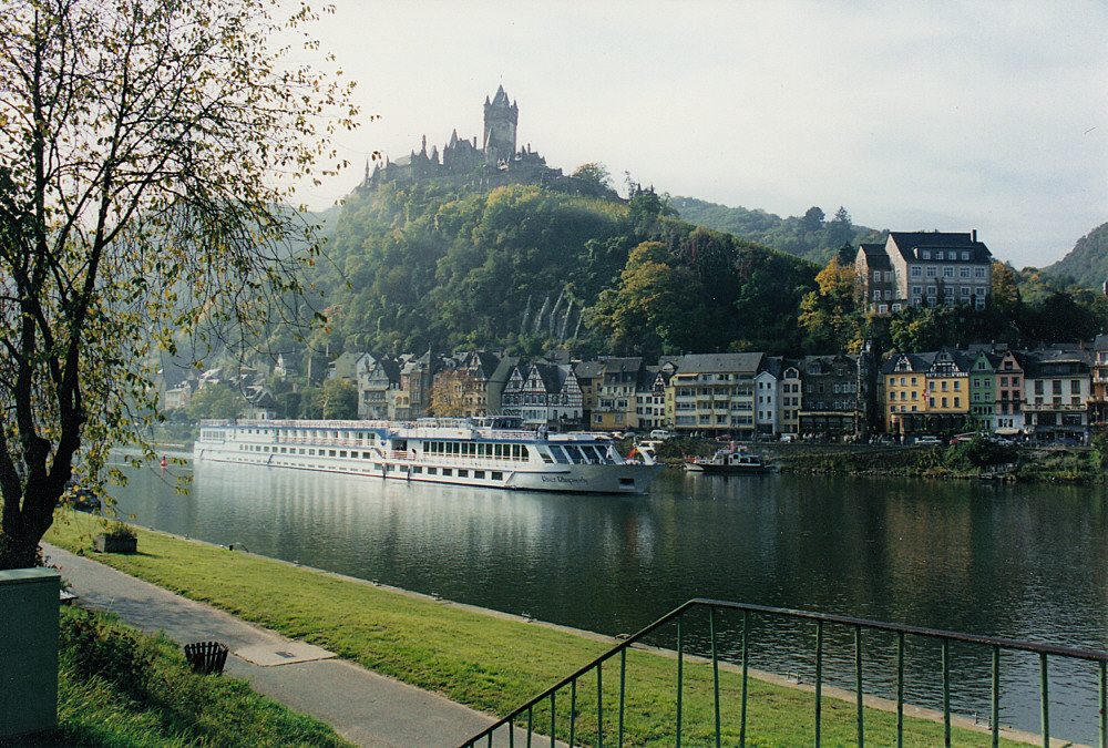 Cochem mit Burg im Oktober 2001