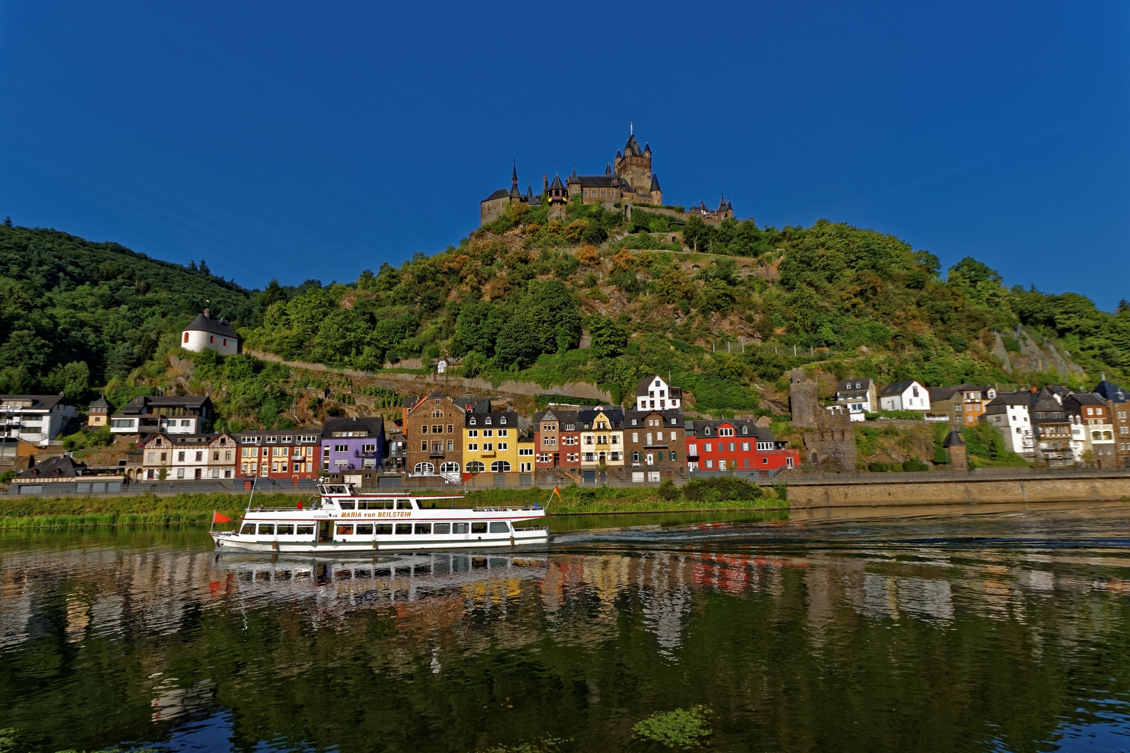 Cochem mit der Reichsburg heute Morgen