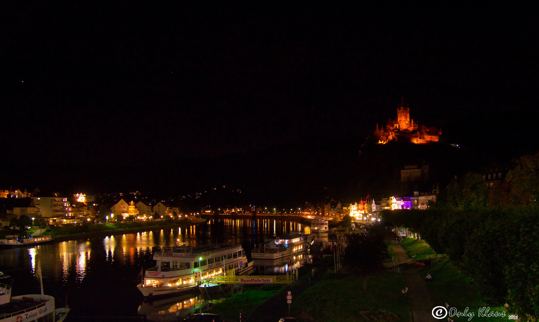 Cochem ( Mosel ) bei Nacht 