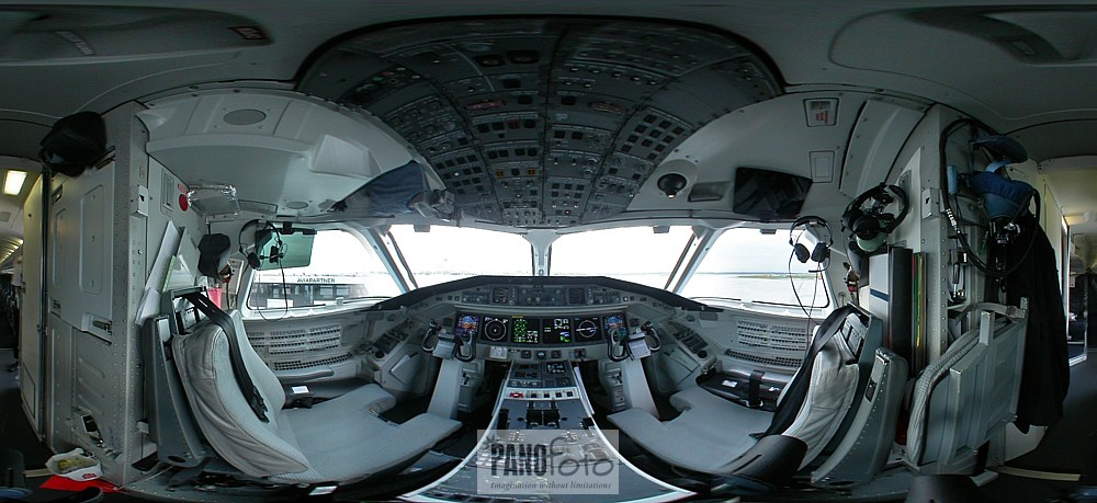 Cockpit 360x180