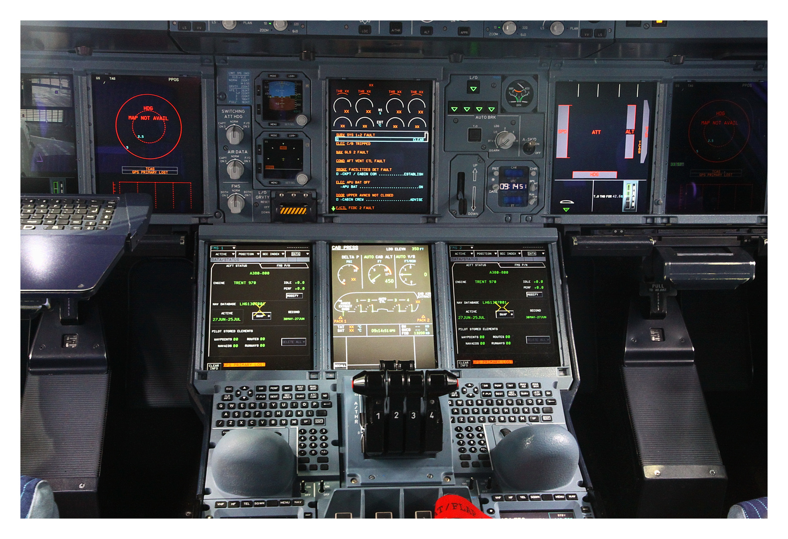 Cockpit A380 Foto Bild Luftfahrt Passagiermaschinen Verkehr Fahrzeuge Bilder Auf Fotocommunity