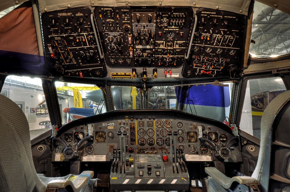 Cockpit / Breguet Atlantic