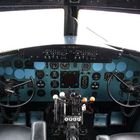 Cockpit der Douglas DC3 aus dem Jahr 1942 ("Rosinenbomber")