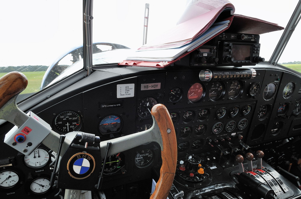 Cockpit der JU 52 der JU-Air