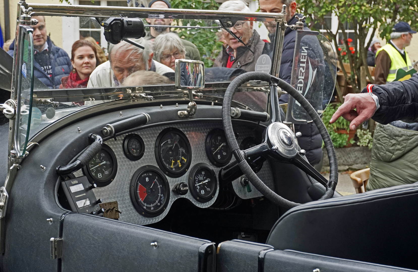 Cockpit des Bentley Special Speed 8, Bj. 1948