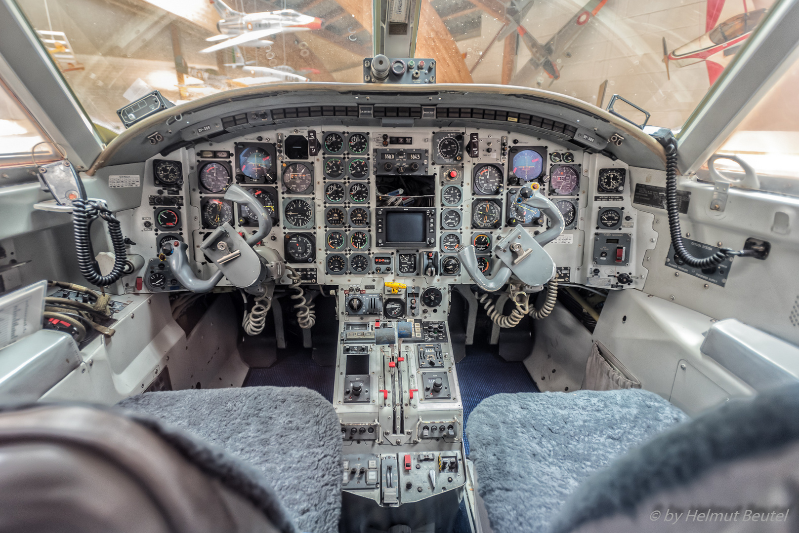 Cockpit einer Aerospatiale SN.601 Corvette