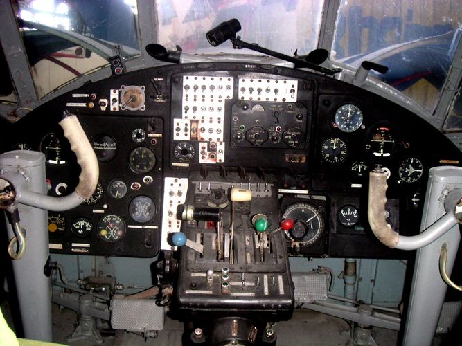 Cockpit einer AN-2