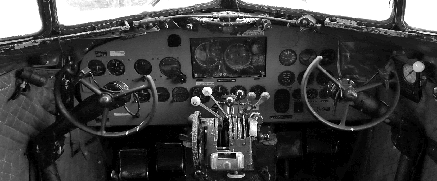 Cockpit einer C47