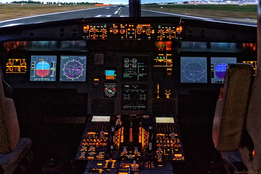 Cockpit eines Airbus A320