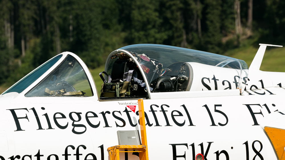 Cockpit Hawker Hunter