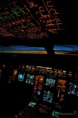 Cockpit Sunrise Airbus A340-600