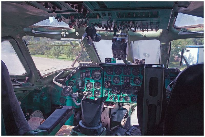 Cockpit TU 134