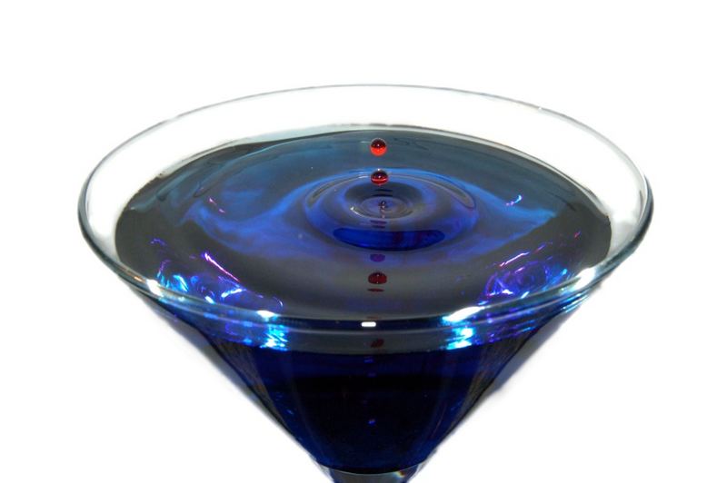 Cocktail: deep blue ws. red