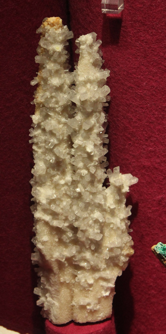 Coelestine on Aragonite @ Mineralogisches Museum Hamburg