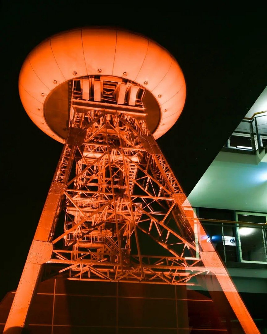 Colani Ei in Lünen bei Nacht 