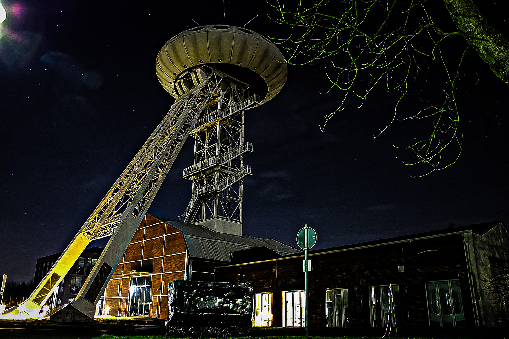 Colani-Ufo in Lünen bei Nacht