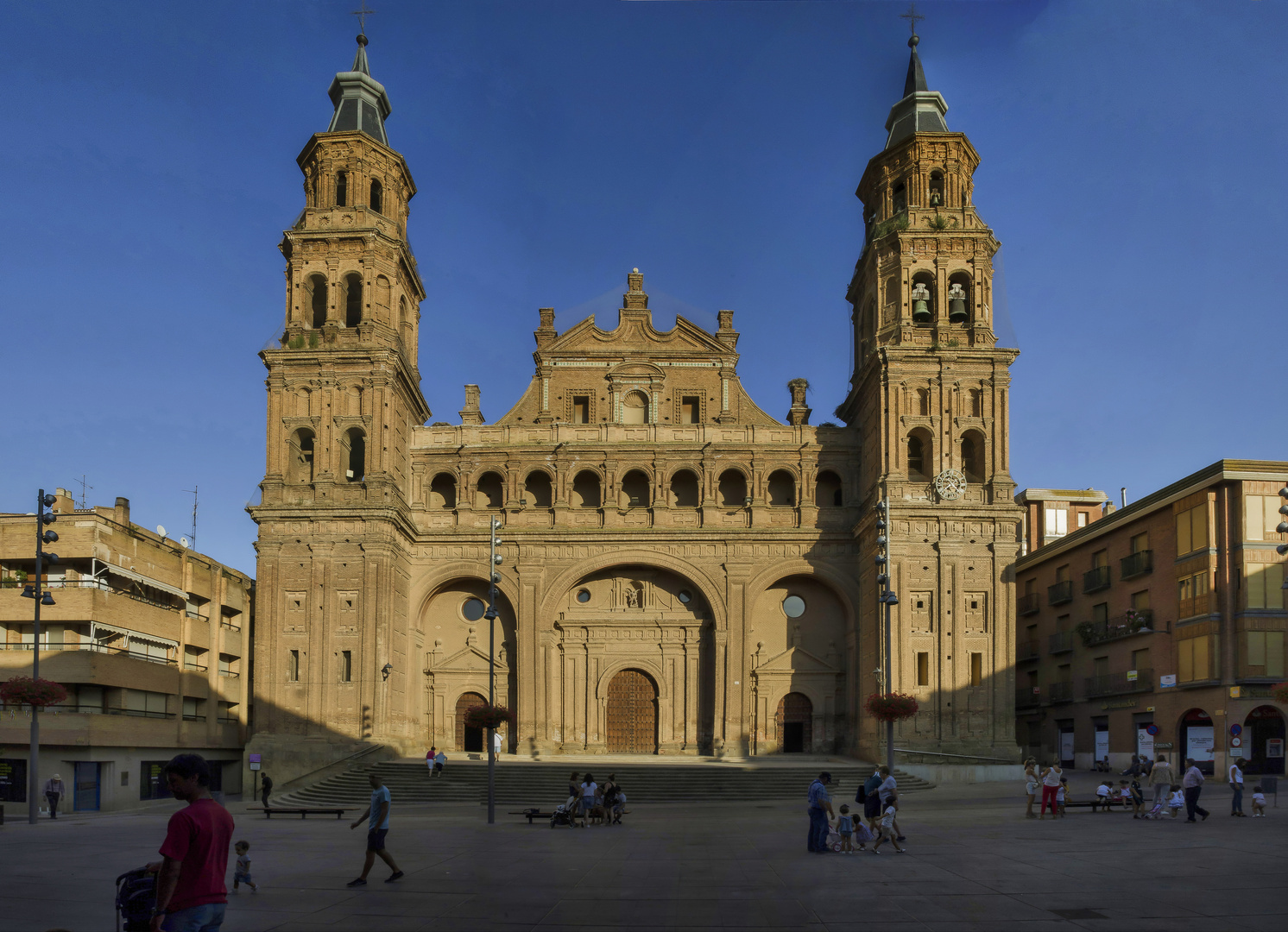 COLEGIATA DE SAN MIGUEL ARCÁNGEL (ALFARO)