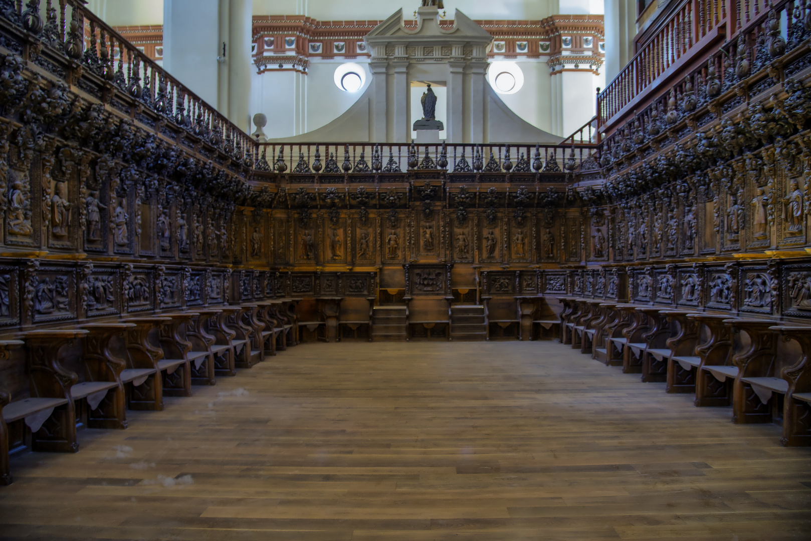 COLEGIATA DE SAN MIGUEL ARCÁNGEL  (coro)