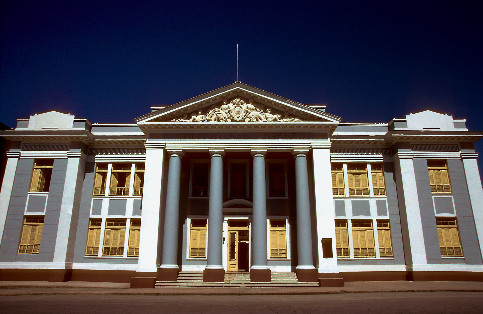 Colegio de San Lorenzo in Cienfuego