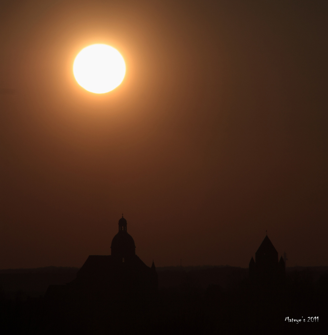 Collégiale & Tour César