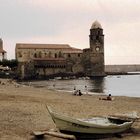 Collioure, die Wehrkirche am Strand