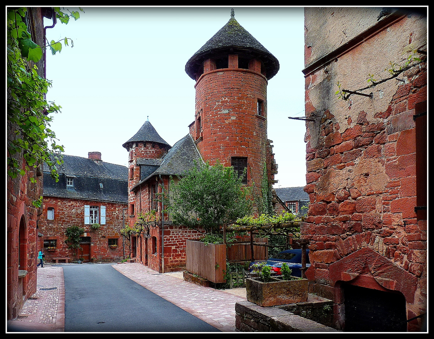 COLLONGES - LA - ROUGE - 1 -