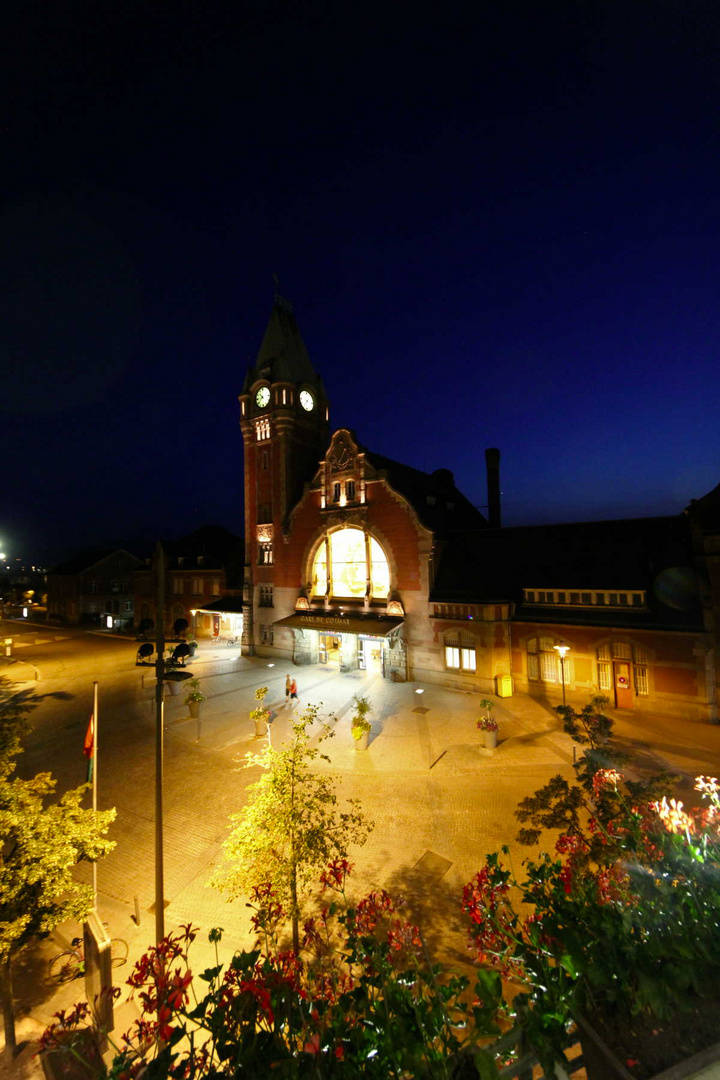 Colmar. Bahnhof bei Nacht